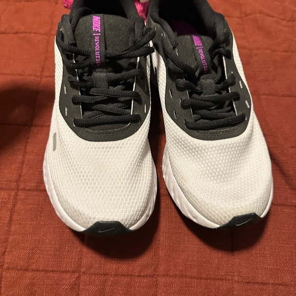 Nike 8.5 - Picture 3 of 3